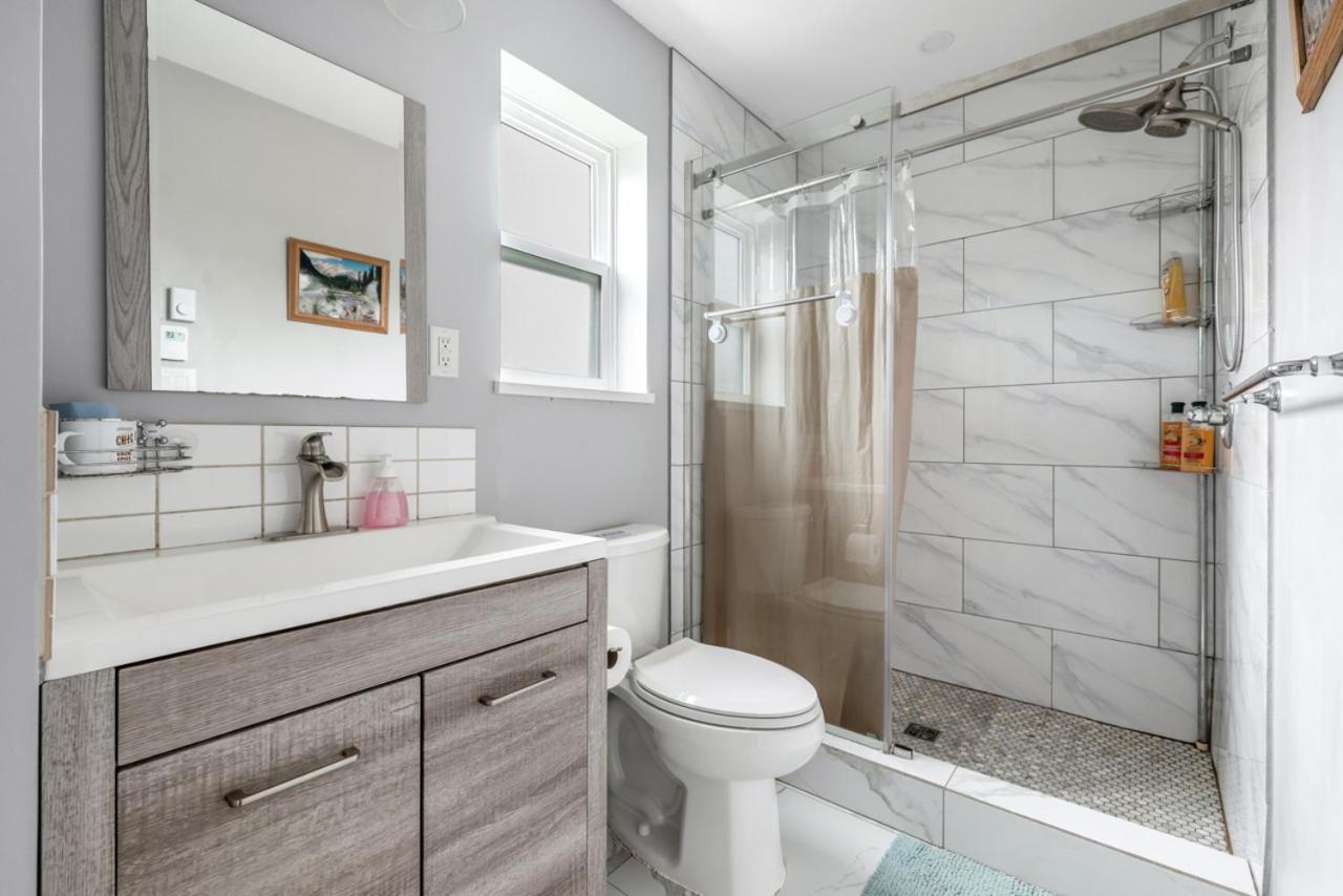 Stylish Dual Bedroom Suite In Van West Vancouver Exterior foto