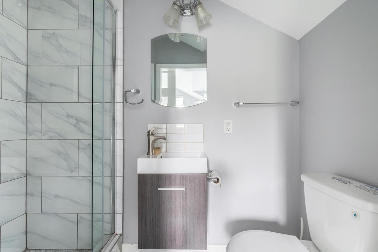 Stylish Dual Bedroom Suite In Van West Vancouver Exterior foto